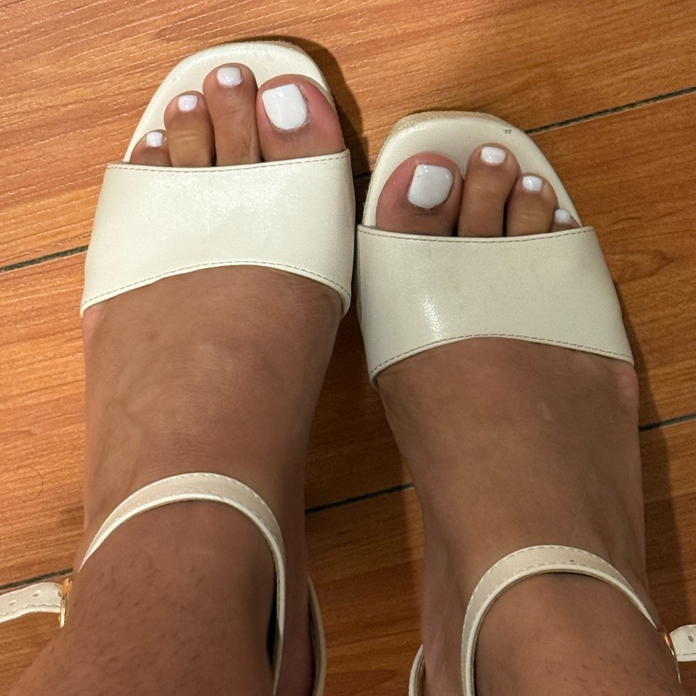 Guess Cream Women's Sandals